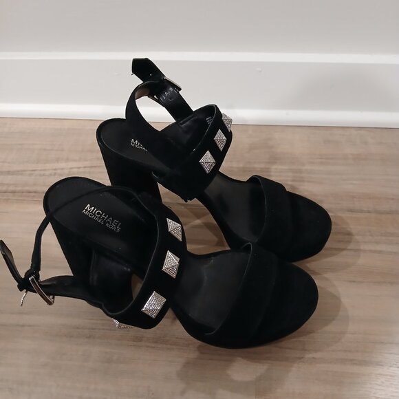 Michael Kors Wren Platform Sandals. - Picture 3 of 5